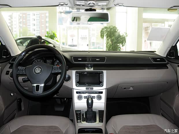 大众一汽-大众迈腾2013款 2.0TSI 至尊型 大众一汽-大众迈腾2013款 2.0TSI 至尊型