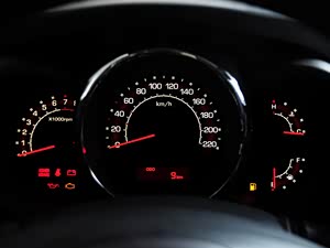 ���2013�� 1.6L MT GLS