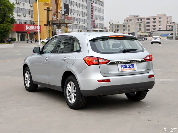 众泰众泰汽车众泰T6002014款 1.5T 手动精英型