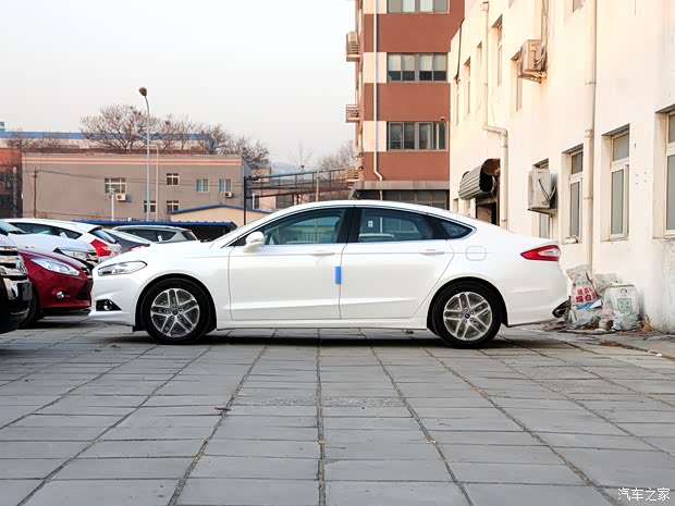 长安福特 蒙迪欧 2013款 1.5L GTDi180时尚型