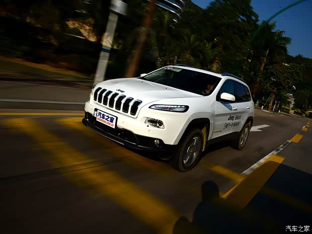 JeepJeep自由光2014款 2.4L 精銳版
