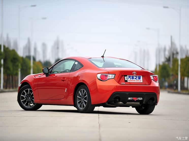 丰田(进口) 丰田86 2013款 2.0L 自动豪华型