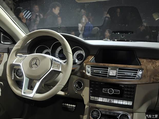 奔驰奔驰(进口)奔驰CLS级2013款 CLS350 猎装豪华型 奔驰奔驰(进口)奔驰CLS级2013款 CLS350 猎装豪华型