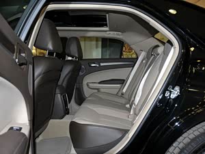 ����˹��300C(����)2013�� 3.6L ������