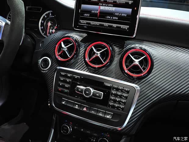 奔馳奔馳AMG奔馳A級(jí)AMG2014款 A45 AMG
