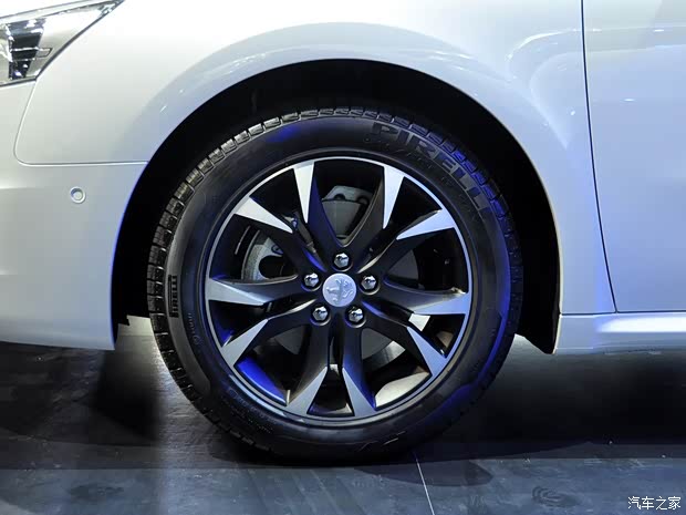 标致东风标致标致5082013款 2.3L 罗兰加洛斯版