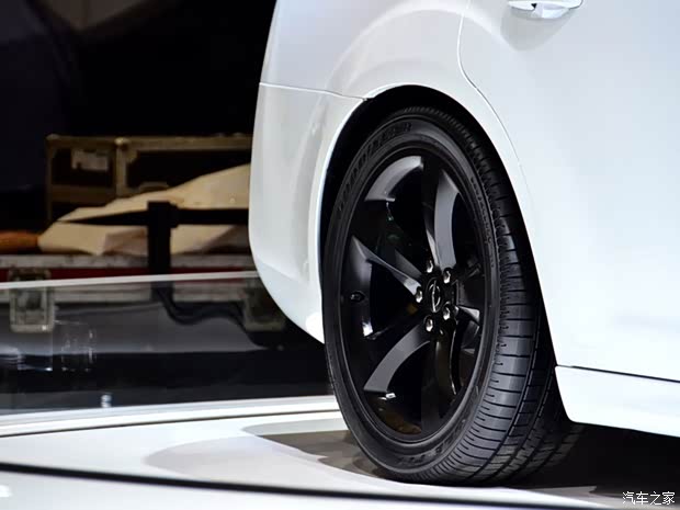 克萊斯勒克萊斯勒(進(jìn)口)克萊斯勒3002012款 S