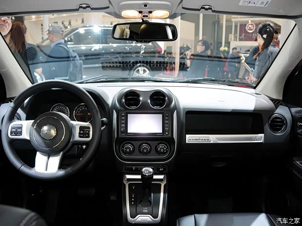 JeepJeep指南者2014款 2.4L 四驅(qū)蛇行珍藏版