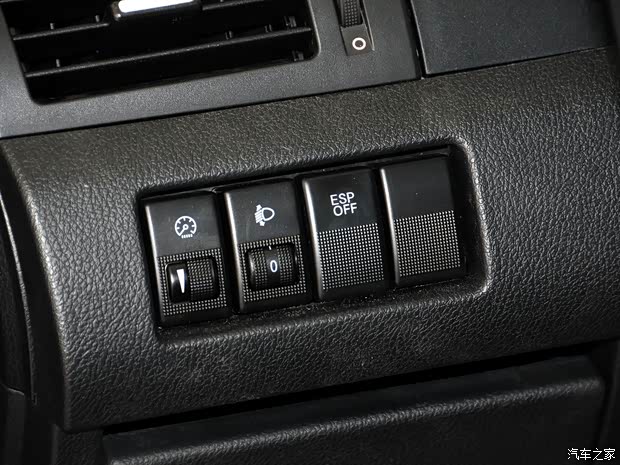 奔腾一汽奔腾奔腾X802013款 2.0L 自动豪华型