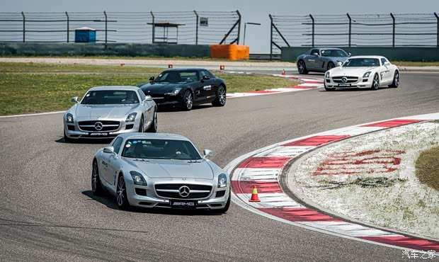 奔驰奔驰AMG奔驰SLS级AMG2013款 SLS AMG 45周年中国限量版