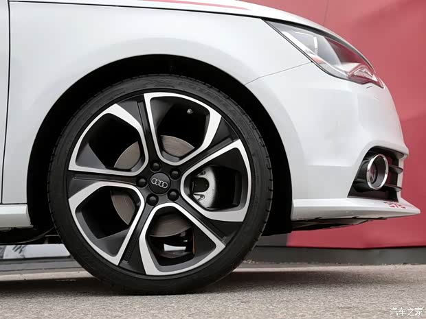 奥迪奥迪(进口)奥迪A12013款 R18 competition 奥迪奥迪(进口)奥迪A12013款 R18 competition