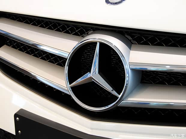 奔馳(進(jìn)口) 奔馳C級(jí)(進(jìn)口) 2013款 C 180 轎跑版 奔馳(進(jìn)口) 奔馳C級(jí)(進(jìn)口) 2013款 C 180 轎跑版