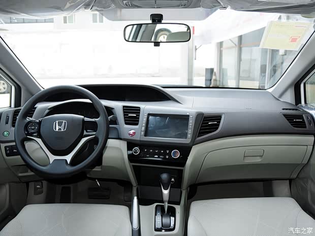 本田東風本田思域2013款 十周年紀念 1.8L 自動舒適版