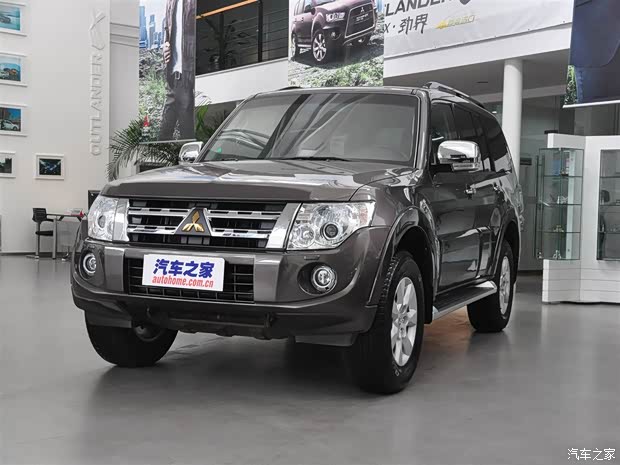 三菱三菱(進(jìn)口)帕杰羅(進(jìn)口)2014款 3.0L 豪華版