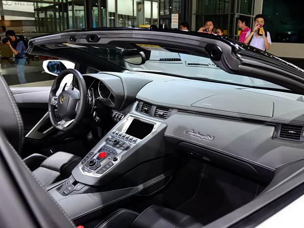 兰博基尼兰博基尼Aventador2013款 LP 700-4 Roadster
