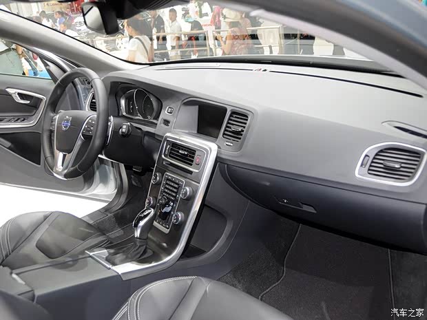 沃爾沃沃爾沃(進口)沃爾沃V602014款 基本型