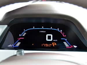 ���ǽ� 5 Sedan 2013�� 1.8T �Զ��콢��