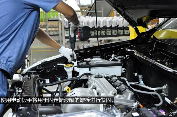 吉利全球鹰吉利汽车全球鹰GX72013款 2.0L 自动尊贵型 吉利全球鹰吉利汽车全球鹰GX72013款 2.0L 自动尊贵型