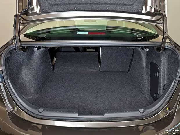 馬自達(dá)馬自達(dá)(進(jìn)口)馬自達(dá)3(進(jìn)口)2014款 三廂版