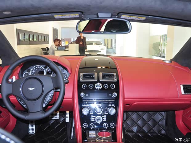 阿斯顿·马丁阿斯顿·马丁Rapide2013款 6.0L S