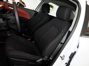 ��Ψŷ2013�� ���� 1.6L AT SX ����Ӱ����
