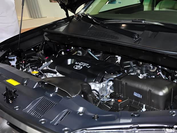 丰田广汽丰田汉兰达2013款 2.7L 两驱7座紫金版 丰田广汽丰田汉兰达2013款 2.7L 两驱7座紫金版