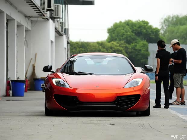 迈凯伦迈凯伦迈凯伦12C2013款 3.8T COUPE 迈凯伦迈凯伦迈凯伦12C2013款 3.8T COUPE