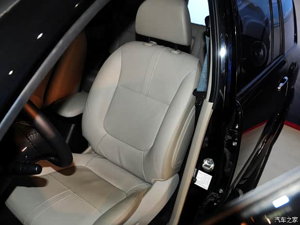 广汽三菱 帕杰罗·劲畅 2013款 3.0L 自动四驱旗舰版