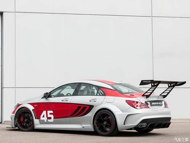 奔馳奔馳AMG奔馳CLA級(jí)AMG2013款 CLA45 AMG Racing Series Concept