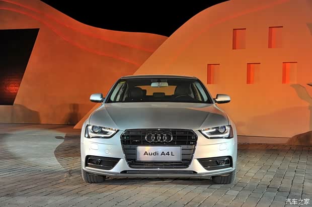 奧迪一汽-大眾奧迪奧迪A4L2013款 40 TFSI quattro個(gè)性運(yùn)動(dòng)版
