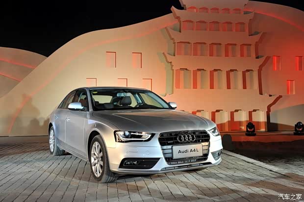 奧迪一汽-大眾奧迪奧迪A4L2013款 40 TFSI quattro個(gè)性運(yùn)動(dòng)版