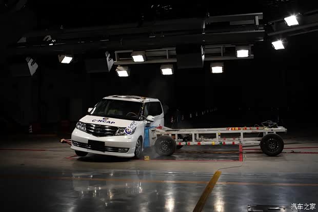 本田东风本田艾力绅2012款 2.4L VTi-S尊贵版