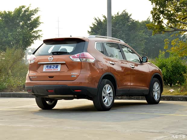 日產(chǎn)東風(fēng)日產(chǎn)奇駿2014款 2.5L CVT至尊版 4WD