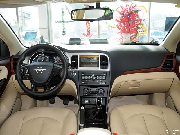 海马汽车 海马M8 2014款 2.0L 手动舒适型 海马汽车 海马M8 2014款 2.0L 手动舒适型