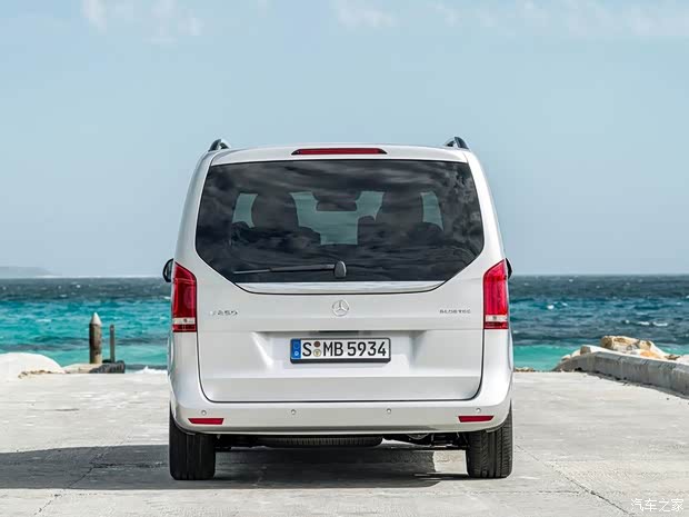 奔驰奔驰(进口)奔驰V级2015款 基本型 奔驰奔驰(进口)奔驰V级2015款 基本型