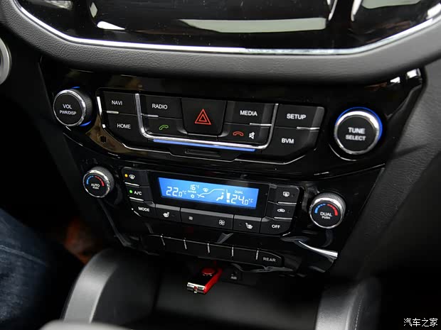 吉利汽车 豪情SUV 2014款 2.4L 自动两驱尊贵型 吉利汽车 豪情SUV 2014款 2.4L 自动两驱尊贵型