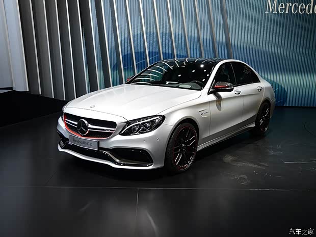 奔驰AMG 奔驰C级AMG 2015款 AMG C 63 S 奔驰AMG 奔驰C级AMG 2015款 AMG C 63 S