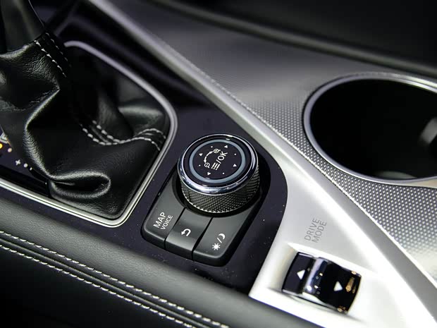 东风英菲尼迪 英菲尼迪Q50L 2015款 基本型 东风英菲尼迪 英菲尼迪Q50L 2015款 基本型