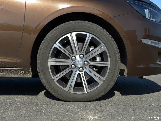 东风标致 标致408 2014款 1.6T 自动至尊版 东风标致 标致408 2014款 1.6T 自动至尊版