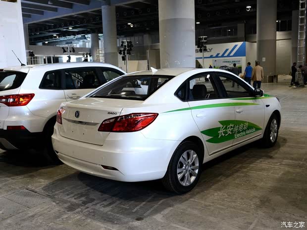 长安汽车 逸动 2015款 电动版 长安汽车 逸动 2015款 电动版