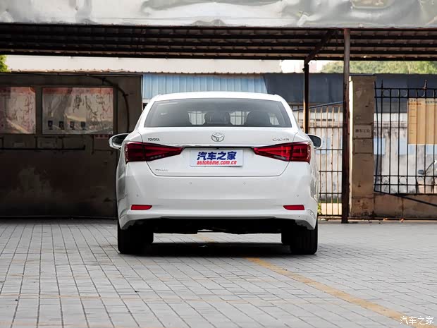 一汽丰田 皇冠 2015款 2.5L 时尚版