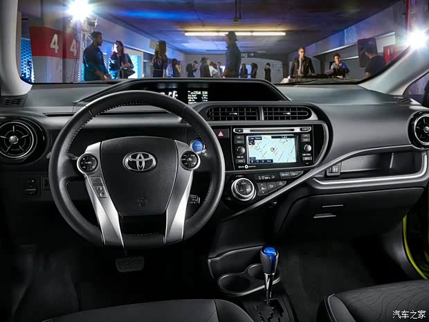 【图】2014洛杉矶车展:丰田新款普锐斯C亮相
