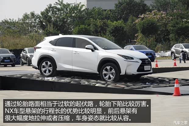 雷克萨斯 雷克萨斯NX 2015款 300h 全驱 锋芒版 雷克萨斯 雷克萨斯NX 2015款 300h 全驱 锋芒版