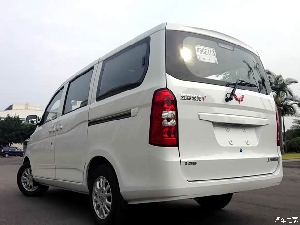 上汽通用五菱 五菱宏光 2015款 1.5L宏光V 上汽通用五菱 五菱宏光 2015款 1.5L宏光V