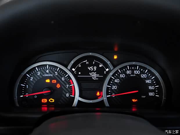 鈴木(進(jìn)口) 吉姆尼 2015款 1.3 MT JLX