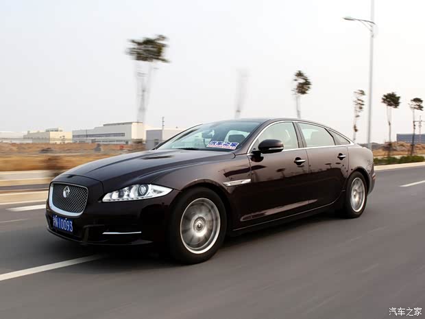 捷豹捷豹捷豹XJ2013款 XJL 2.0T 典雅商务版
