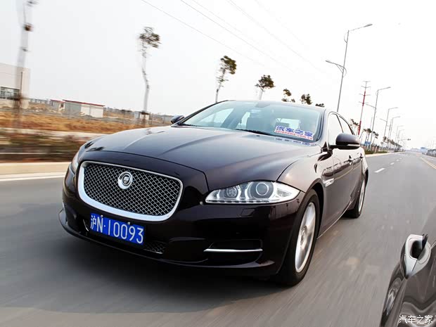 捷豹捷豹捷豹XJ2013款 XJL 2.0T 典雅商务版
