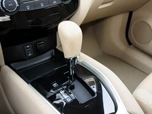 濥2014 2.0L CVTʱа 2WD