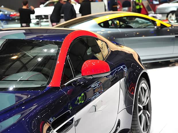 阿斯顿·马丁阿斯顿·马丁V8 Vantage2015款 4.7 N430 阿斯顿·马丁阿斯顿·马丁V8 Vantage2015款 4.7 N430