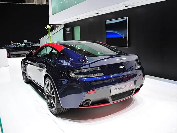 阿斯顿·马丁阿斯顿·马丁V8 Vantage2015款 4.7 N430 阿斯顿·马丁阿斯顿·马丁V8 Vantage2015款 4.7 N430